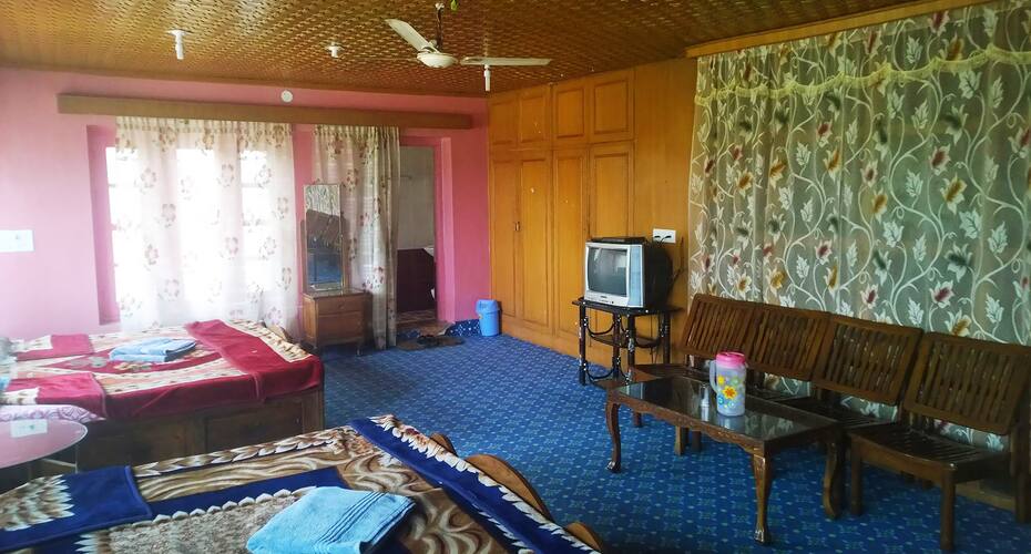 Hotel City Deltop, Srinagar 3